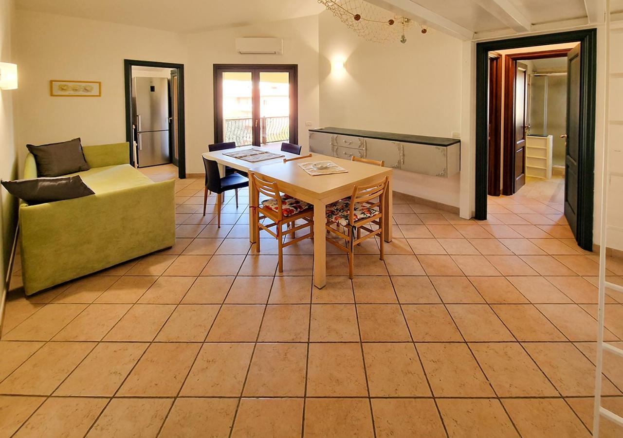Murphy Holiday Home - Residenza Aldo Moro 02 La Maddalena  Eksteriør billede