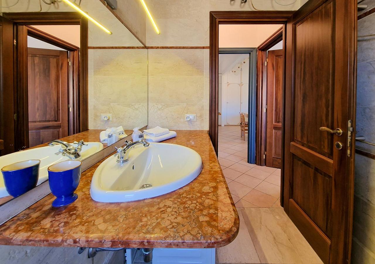 Murphy Holiday Home - Residenza Aldo Moro 02 La Maddalena  Eksteriør billede