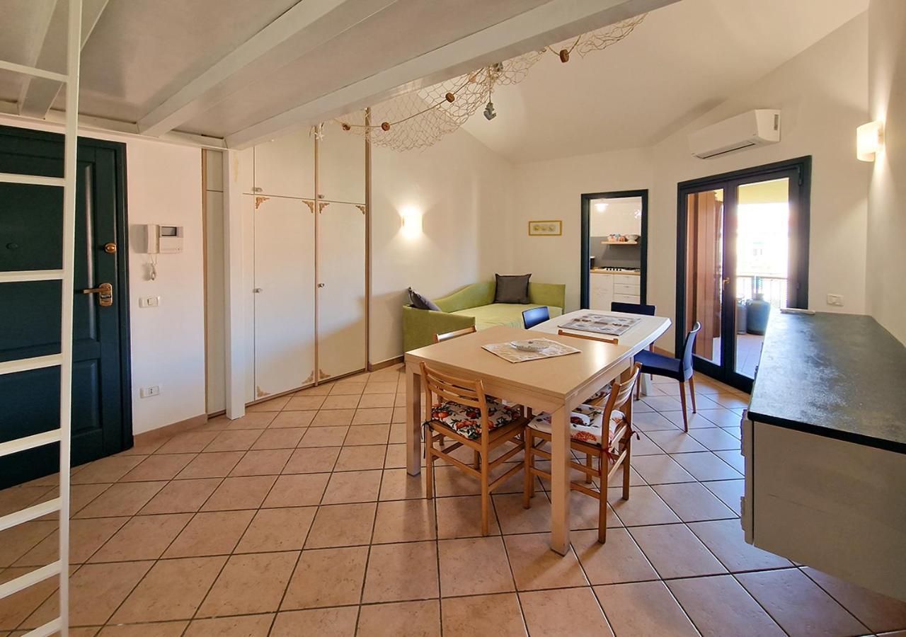 Murphy Holiday Home - Residenza Aldo Moro 02 La Maddalena  Eksteriør billede